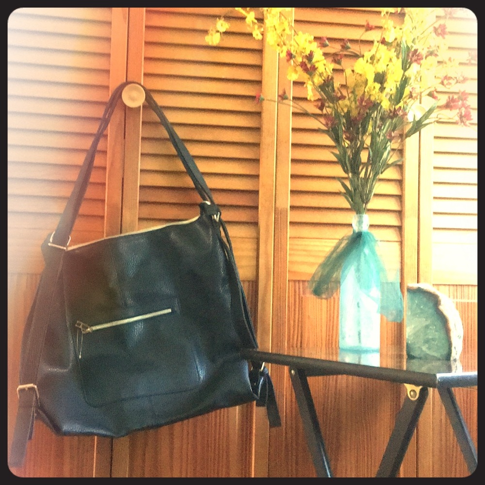 Huge leather tote / messenger bag ✨